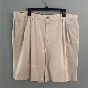 Izod Men's size 40 Shorts New w tags tan khaki Golf